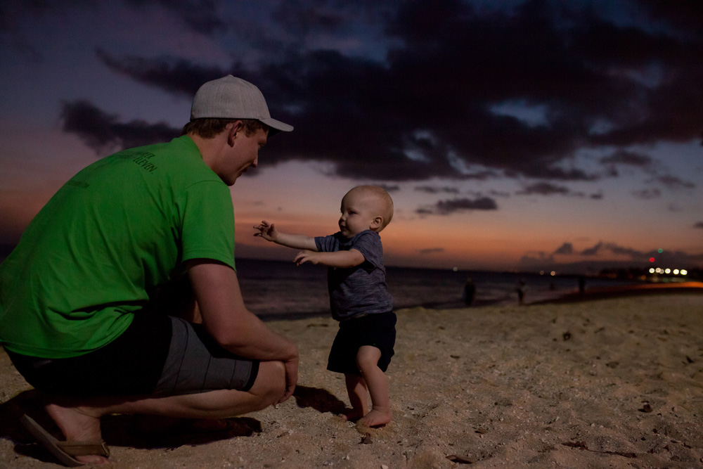 documentary family photography - learning to walk on the beach